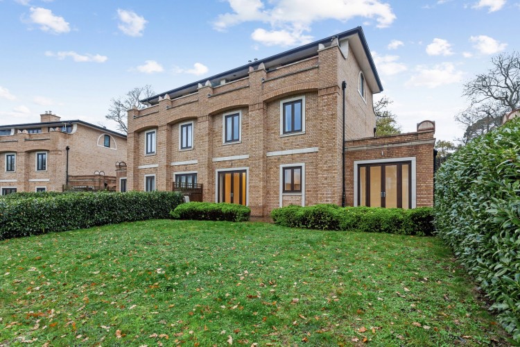 Images for Clarence Park Crescent, Stanmore