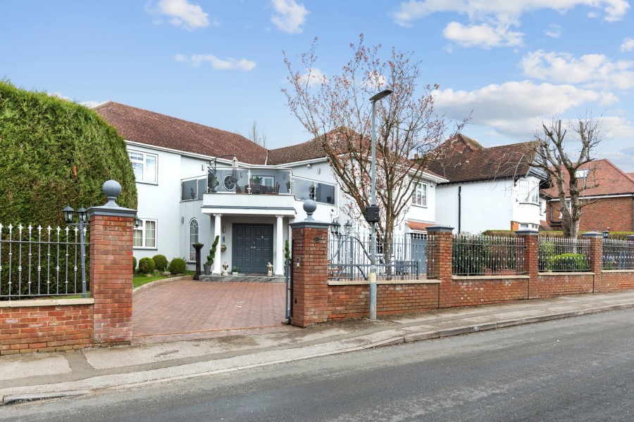 Images for Hartsbourne Road, Bushey Heath, Hertfordshire