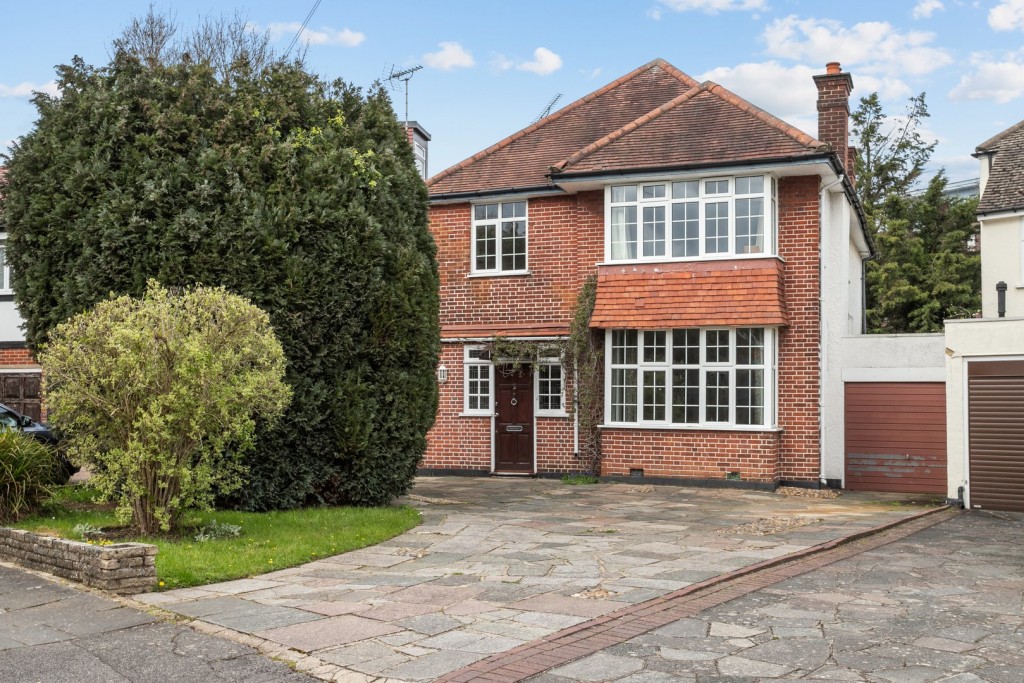 The Spinney, Stanmore, Greater London, 4 bedroom, Detached House