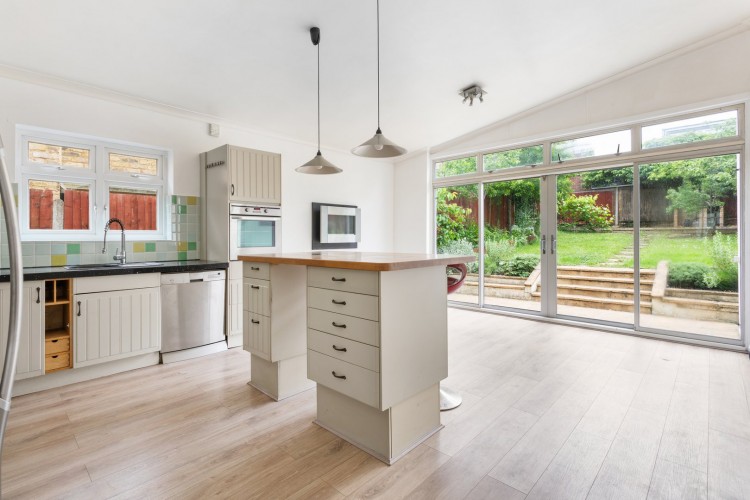 Images for Winston Close, Harrow Weald, Middlesex