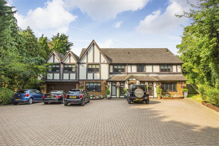 Images for Caldecote Gardens, Bushey Heath, Hertfordshire