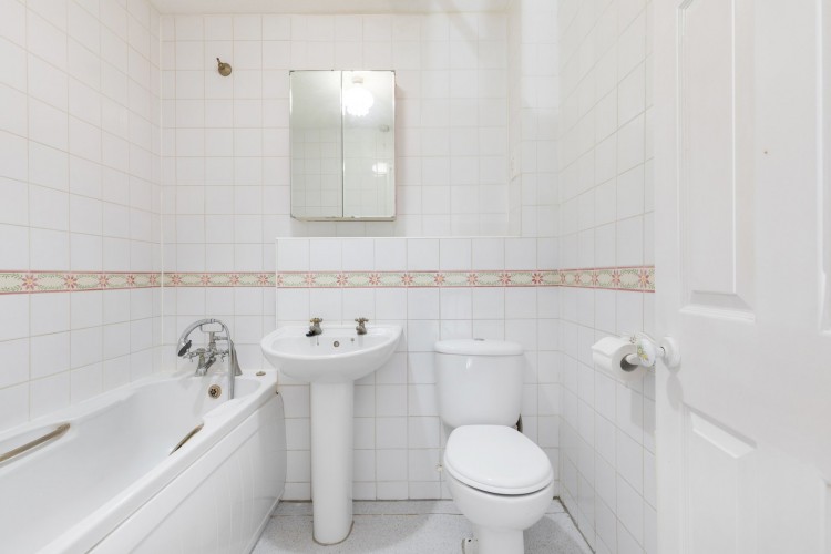 Images for Kingfisher Close, Harrow Weald, Middlesex