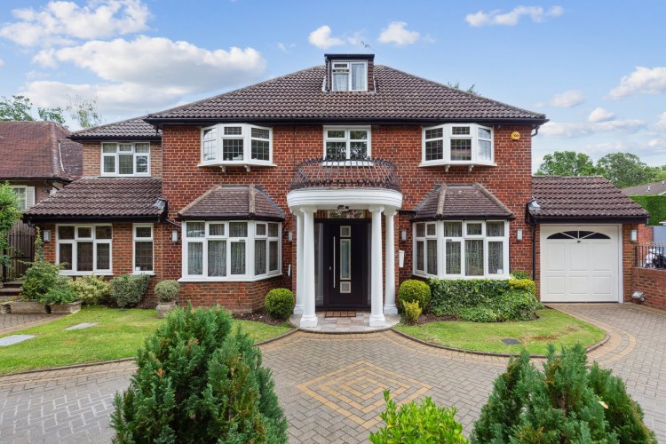 Images for Bellfield Avenue, Harrow Weald, Middlesex
