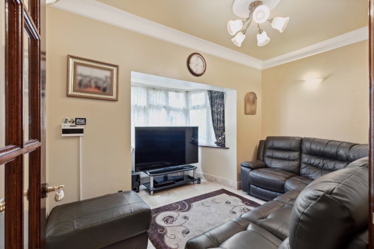Images for Bellfield Avenue, Harrow Weald, Middlesex