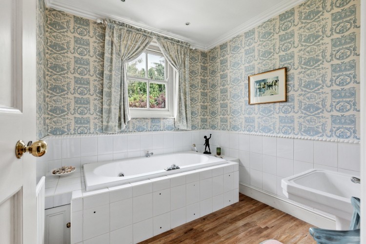 Images for The Avenue, Bushey