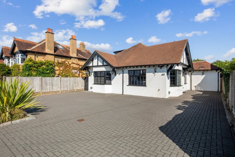 Images for Avenue Rise, Bushey, Hertfordshire