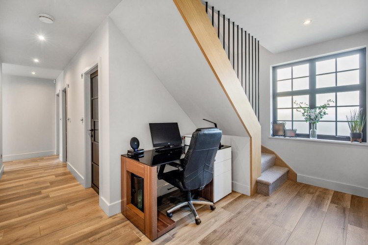 Images for Avenue Rise, Bushey, Hertfordshire