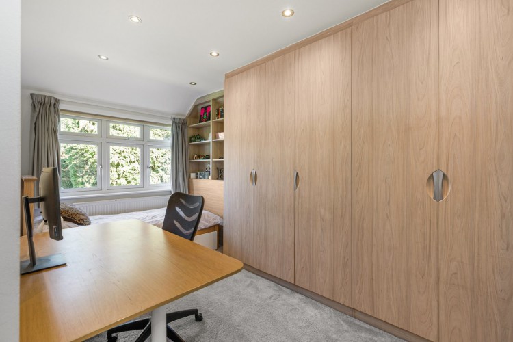 Images for Oakleigh Gardens, Edgware