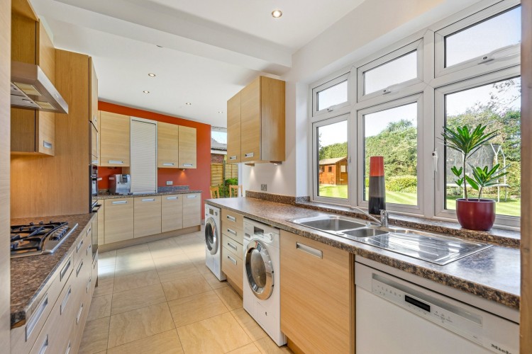 Images for Oakleigh Gardens, Edgware