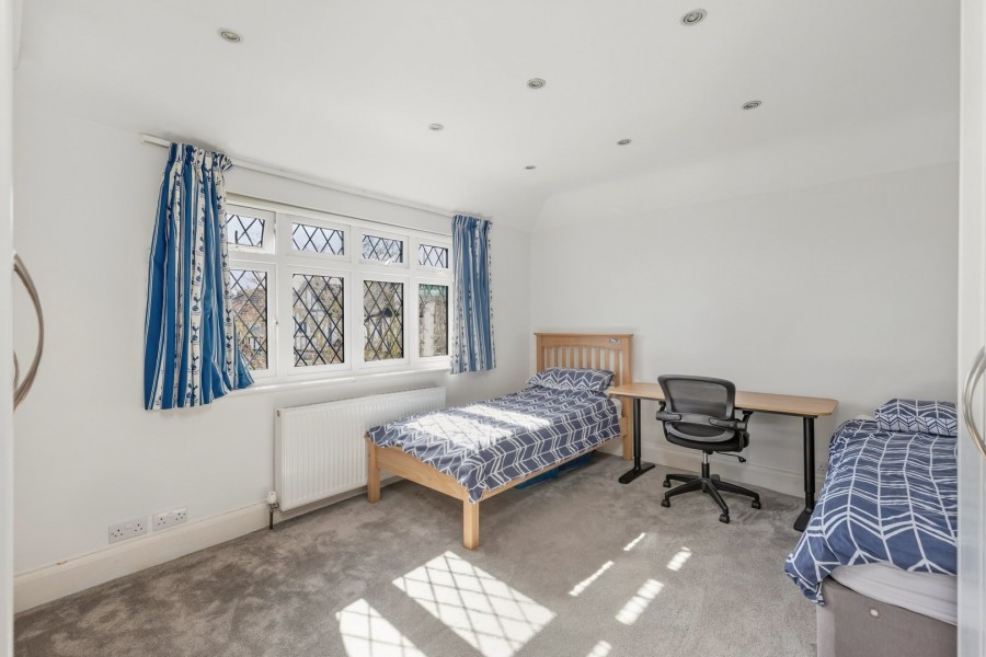 Images for Oakleigh Gardens, Edgware