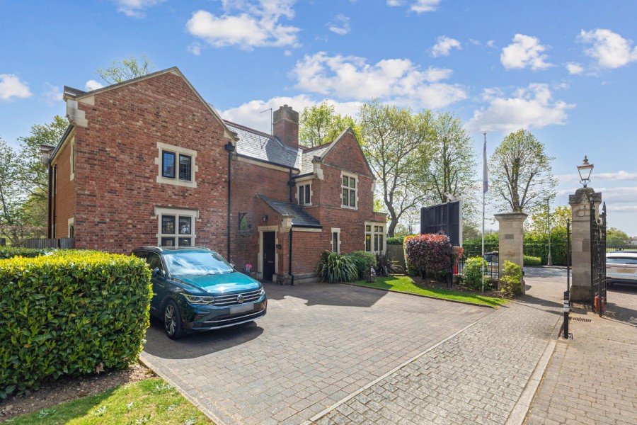 Images for Royal Connaught Drive, Bushey, Hertfordshire