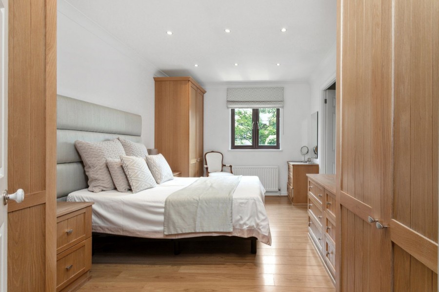 Images for High Street, Bushey, Hertfordshire