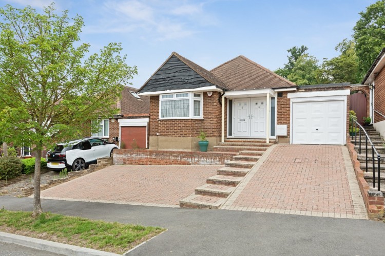 Embry Way, Stanmore