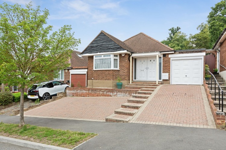 Embry Way, Stanmore